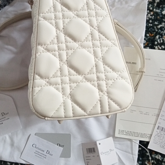 Many bags  Benney save a penny - Picture 6 of 14